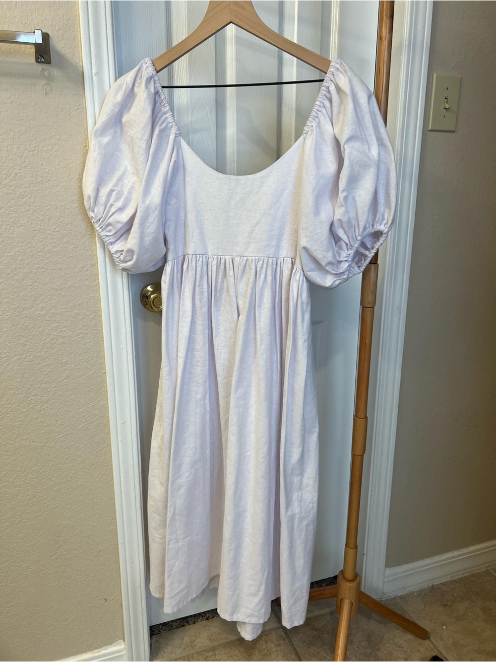 ELF White Puff-Sleeve Midi Dress